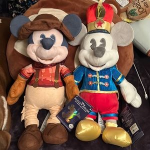 Disney parks mickeys main attraction Mickey dumbo and big thunder mountain plush